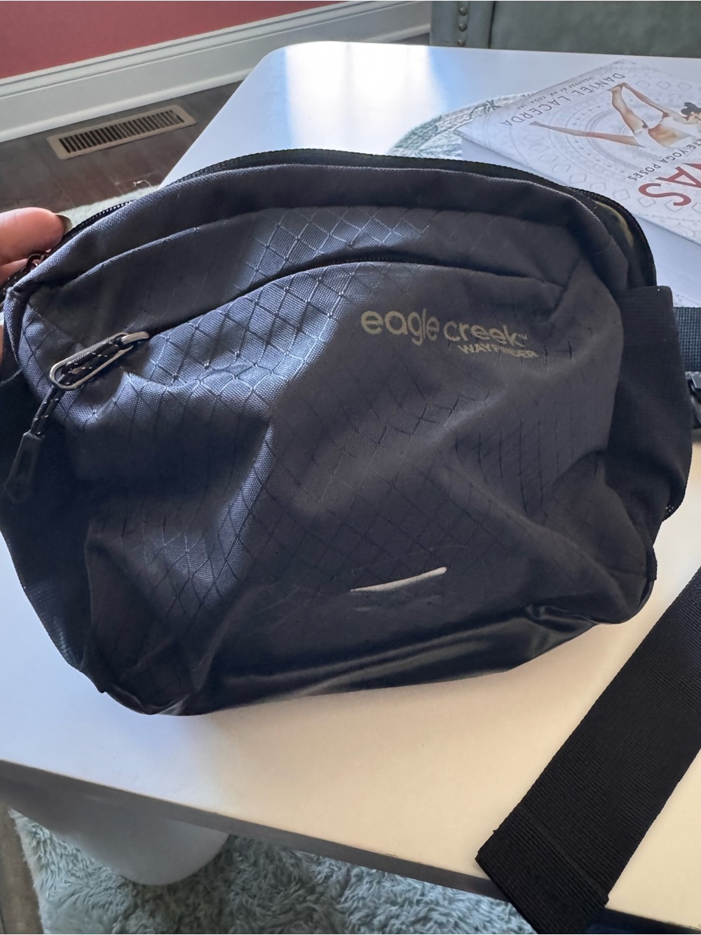 Eagle Creek Wayfinder Fanny Pack — Black NEW